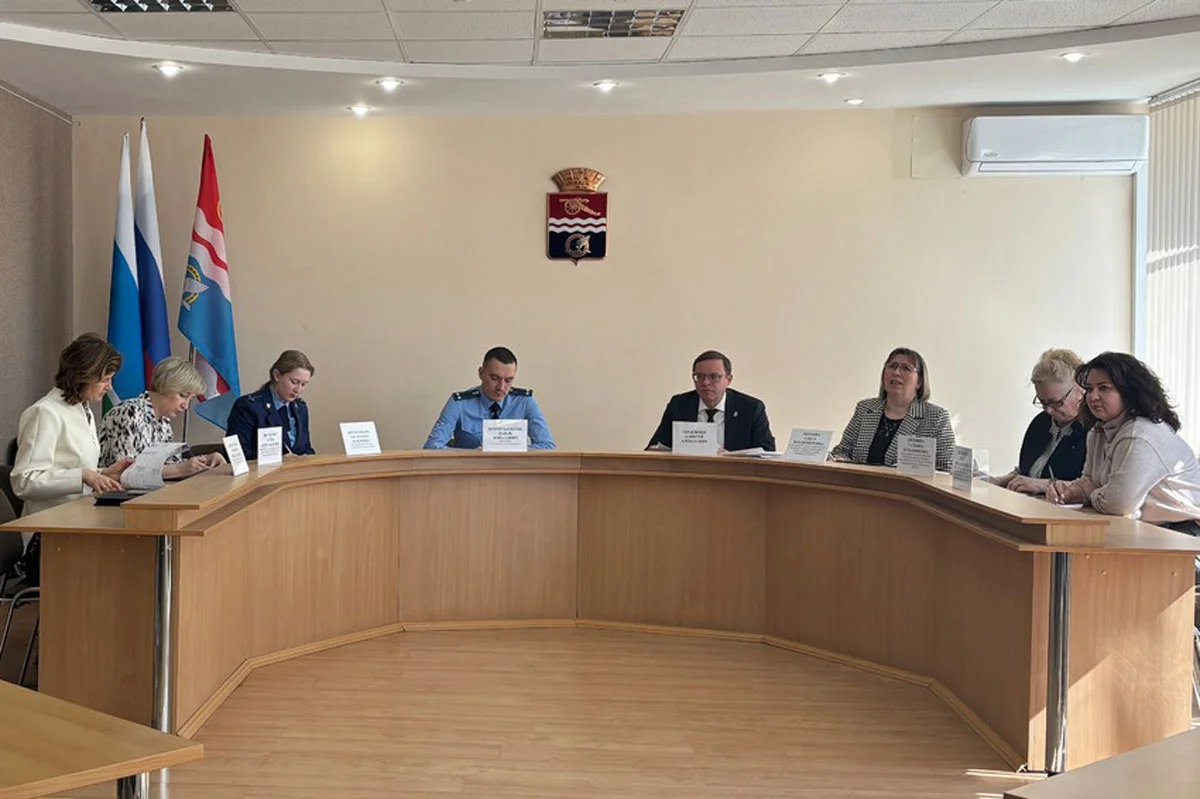 В Каменске-Уральском проверяют зарплаты