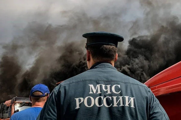 Ночной пожар в подъезде на проспекте Победы ликвидировали за две минуты