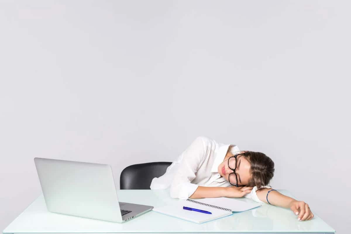 На Урале предложили ввести сон-час для офисных сотрудников