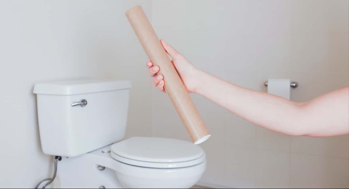 В туалете всегда хорошо пахнет: простой лайфхак с втулкой, который работает лучше элитных аэрозолей