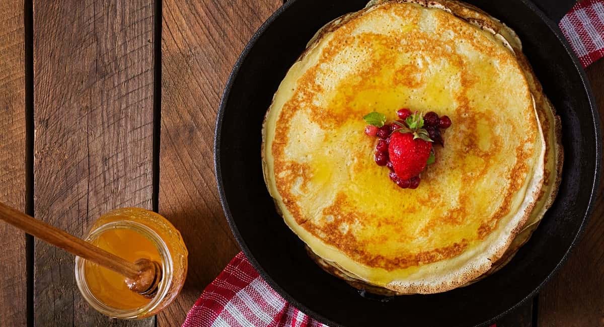 Праздничные блины «Солнышко»: 1 ингредиент в тесто — на выходе невесомое кружево