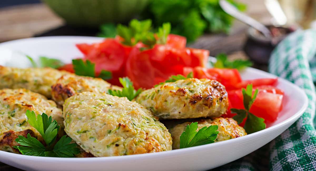 Кабачки больше не жарю просто так: эти постные котлеты исчезают быстрее мяса — замораживаю их впрок