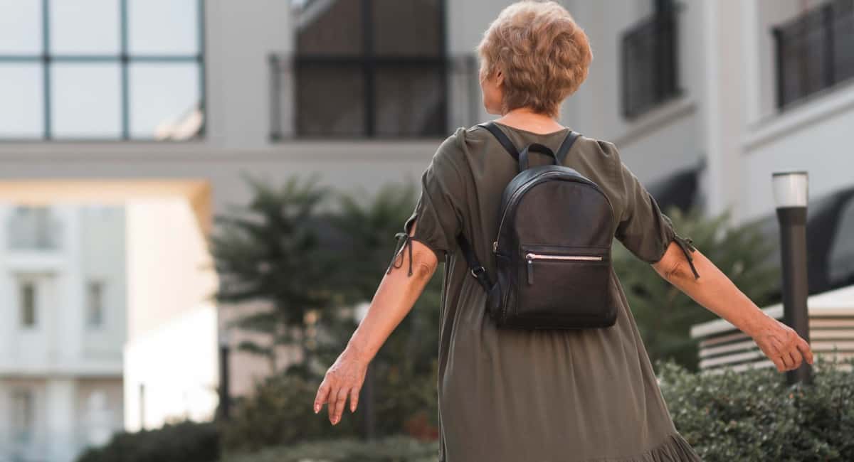 Психологи объясняют: 6 причин, почему после 45 можно жить без друзей и быть счастливым