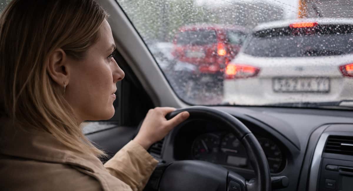 Тренирую внимание в пробках: 1 игра с номерами машин — и концентрация стала железной