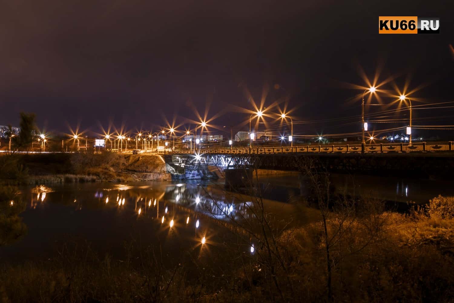 ПРЯМАЯ ТРАНСЛЯЦИЯ с места ремонта Байновского моста в Каменске-Уральском: люди идут по мосту, автомобилисты разворачиваются...