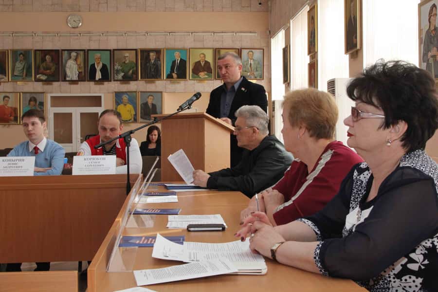 Катавасия! Из-за ухода члена Общественной палаты Каменска-Уральского «на повышение», место оказалось вакантным. Грядут довыборы