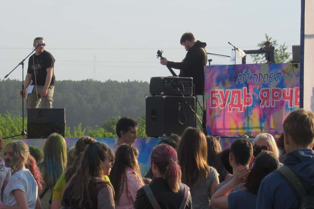 Власти Каменска спросили у людей, как организовать и провести День молодежи на мототрассе «Юность». Ребята не поскупились на идеи...