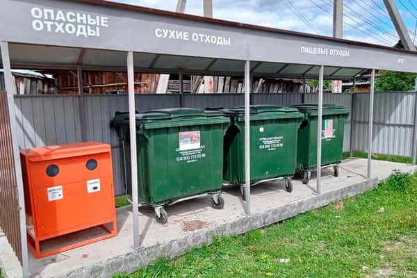 «Люди решили, что удобнее, строители не возражали». В деревне под Каменском контейнерную площадку перенесли на 100 метров от плана