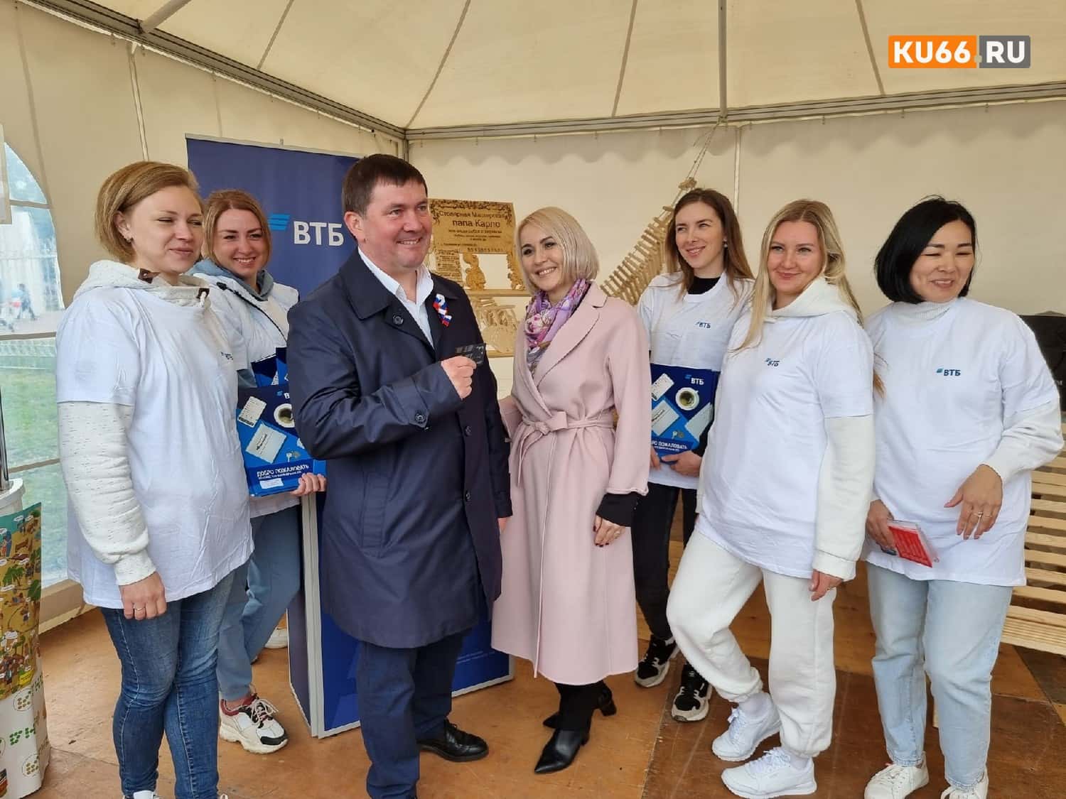 В Каменске-Уральском в День России прошла выставка «Выбираем наше, КАМЕНСКое»