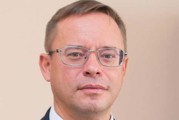 Глава города Каменска-Уральского поздравил женщин с Днем матери