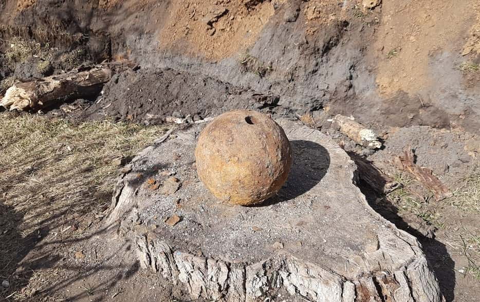 Историческая находка! В Каменске-Уральском нашли пушечное ядро 