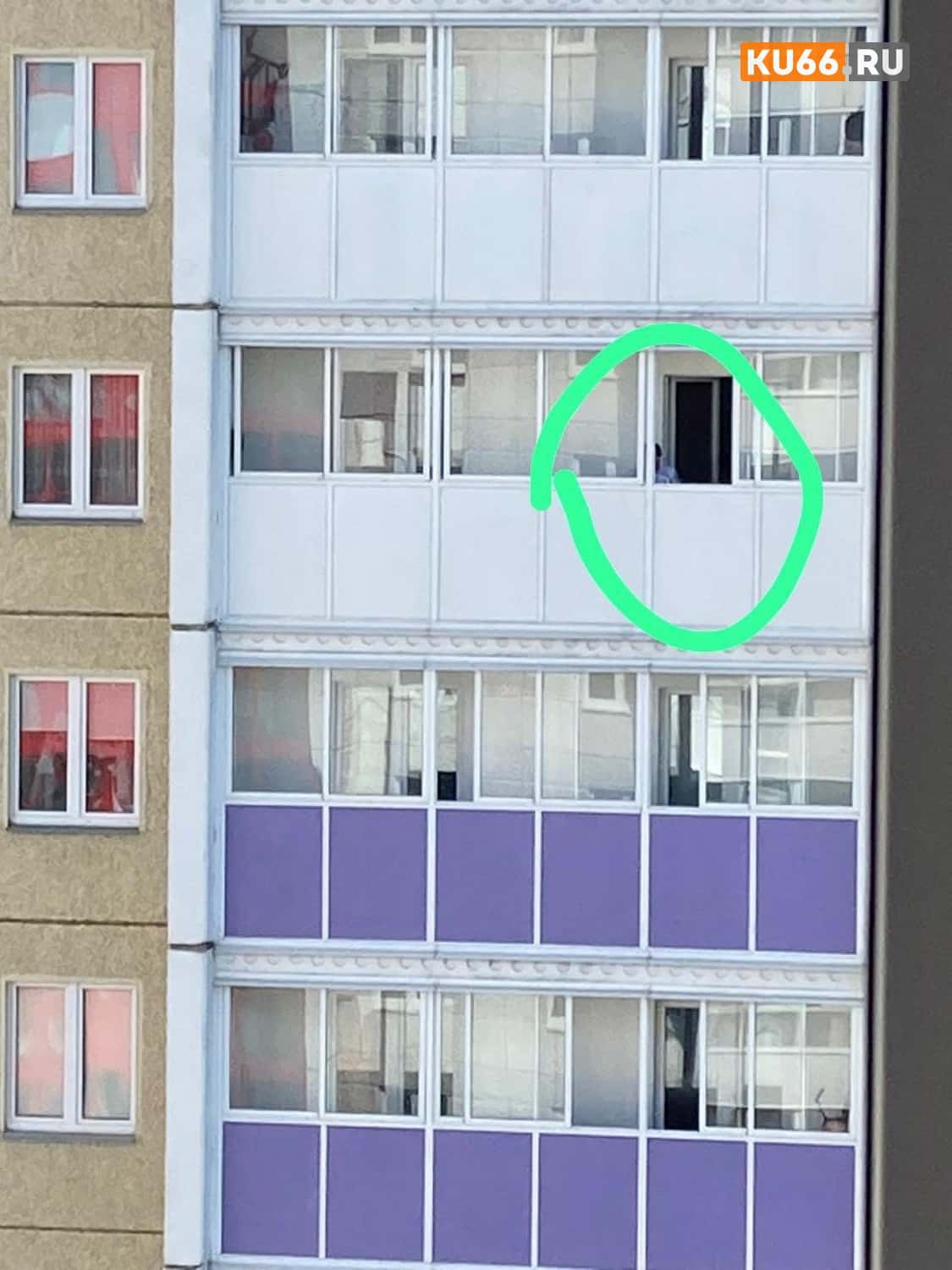 В Каменске-Уральском неизвестные обстреляли окна квартиры