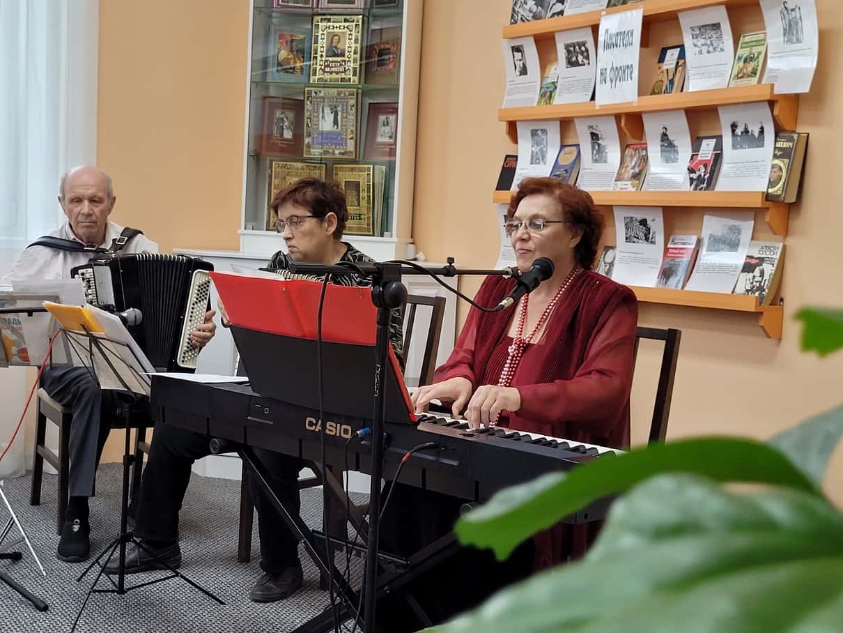 В библиотеке имени Пушкина прозвучали песни войны и Победы