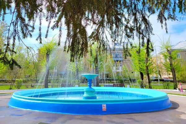 В Каменске-Уральском в парке трубников технически запущен фонтан