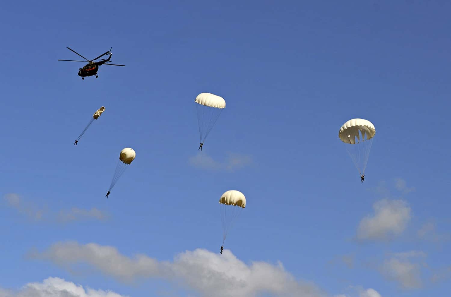 Путин подписал указ о призыве граждан на военные сборы