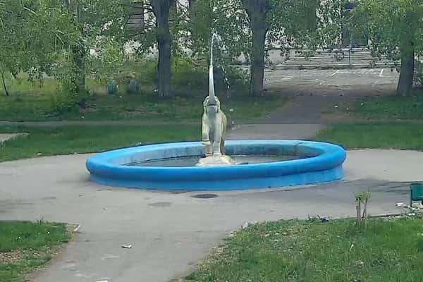 В Каменске-Уральском заработал фонтан «Слонёнок»