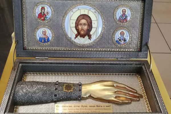 В Каменск-Уральский везут икону и ковчег с частицами святых