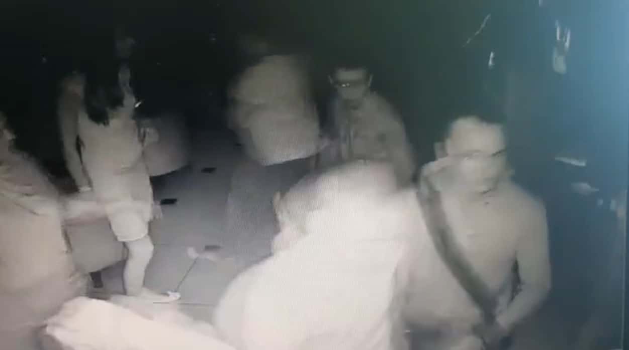 Очевидцы сообщают о драке и о пострадавшем на танцполе в кафе Каменска-Уральского