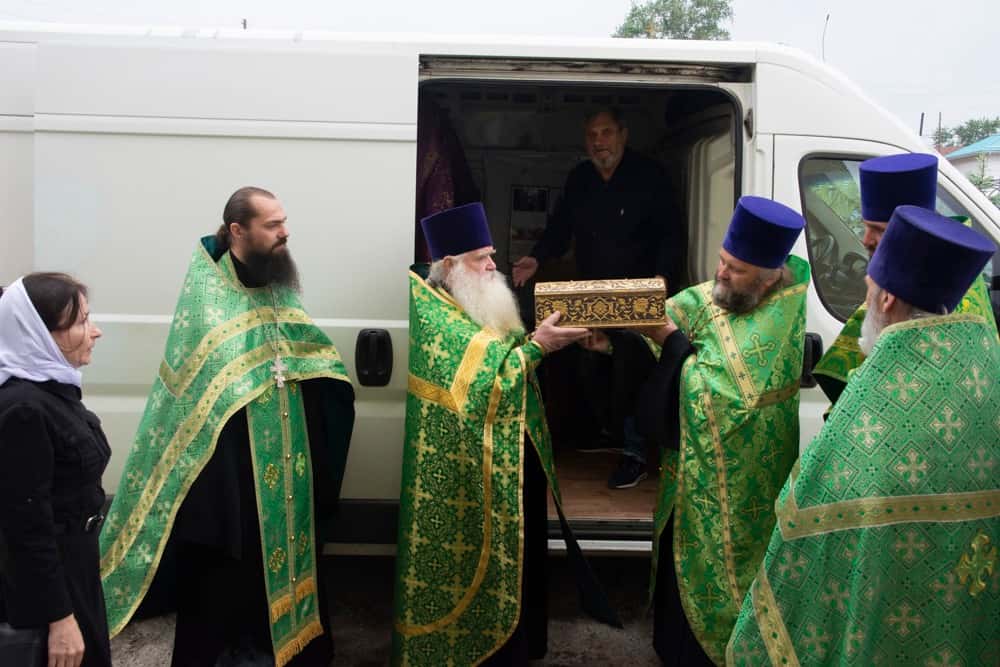 В Каменск-Уральский привезли святыни из Ташкентской епархии