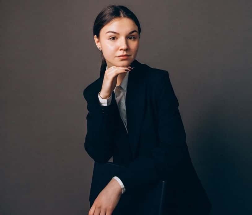 Девушка из Каменска-Уральского получила 100 баллов по русскому языку и по обществознанию