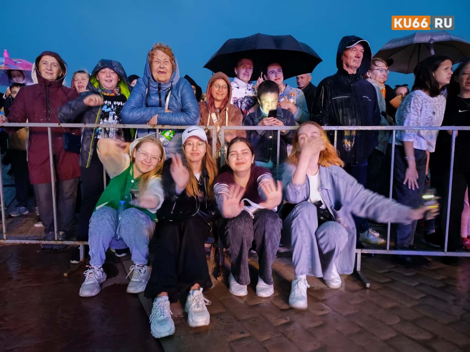 Жители Каменска-Уральского не сразу пошли домой после салюта