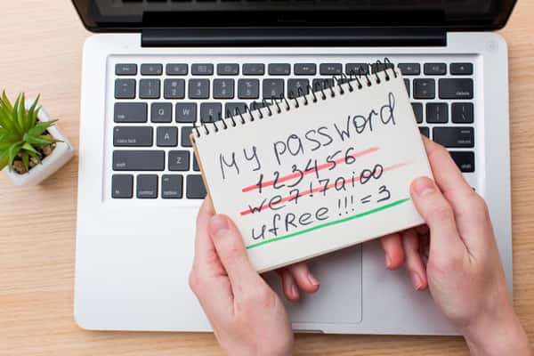 Россиян призвали поменять пароли в социальных сетях