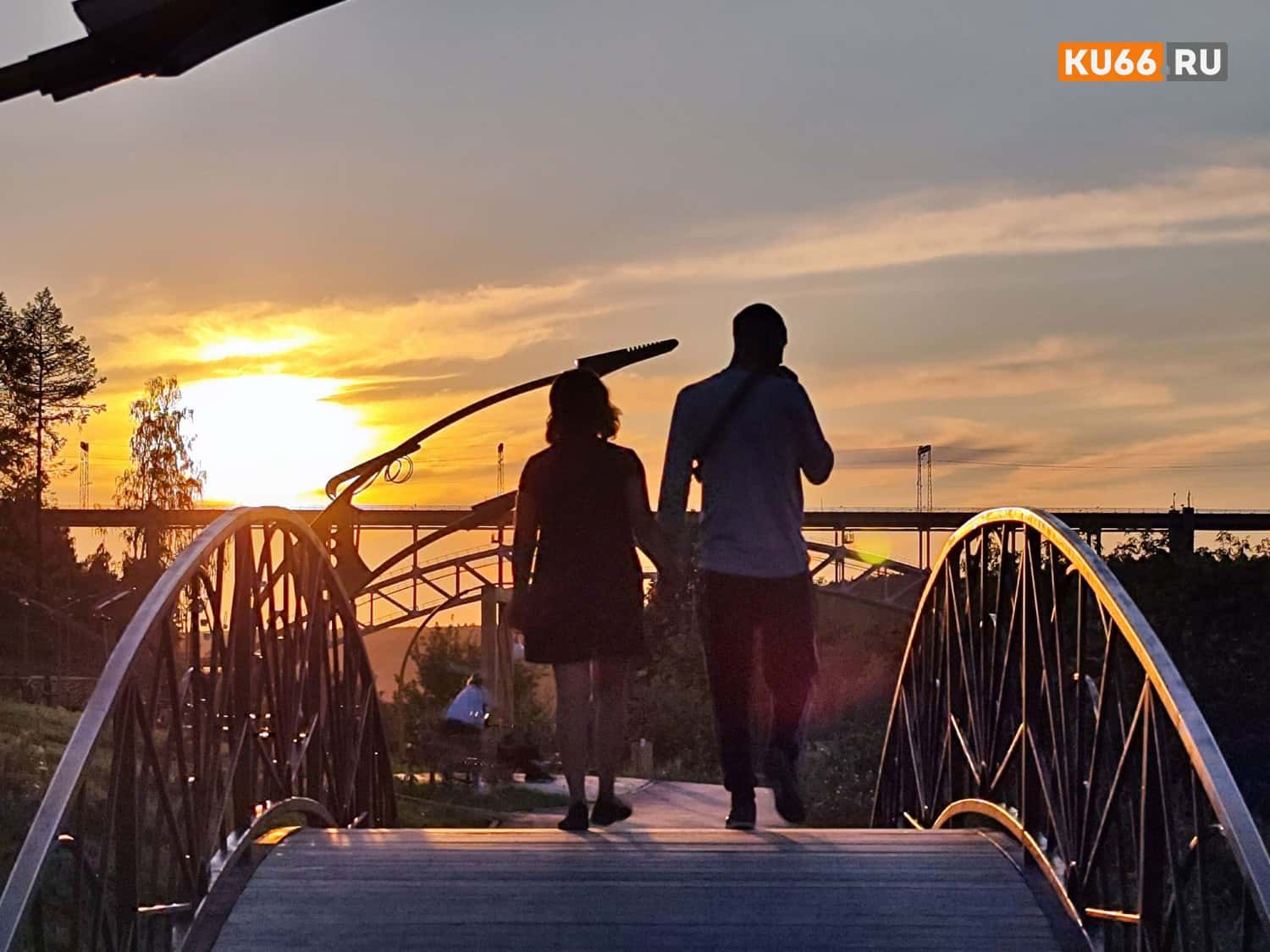 Набережную в Каменске-Уральском продолжают благоустраивать