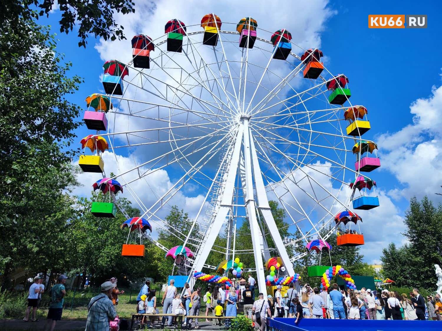 В Каменске-Уральском спустя много лет заработало Колесо обозрения. Фото