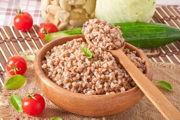 Россиян накормят гречкой, кукурузой и овсянкой: в 2023 году аграрии собрали более 1 млн тонн различных круп