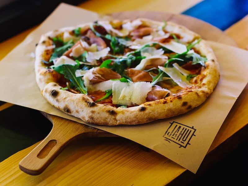 Роскачество обнаружило фальсифицированный сыр в популярной пицце