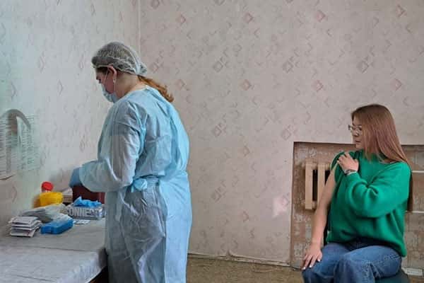 Накануне в Каменске-Уральском 157 жителей поставили прививку от гриппа