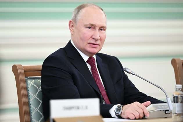 В Казахстане Путину отключили микрофон во время выступления