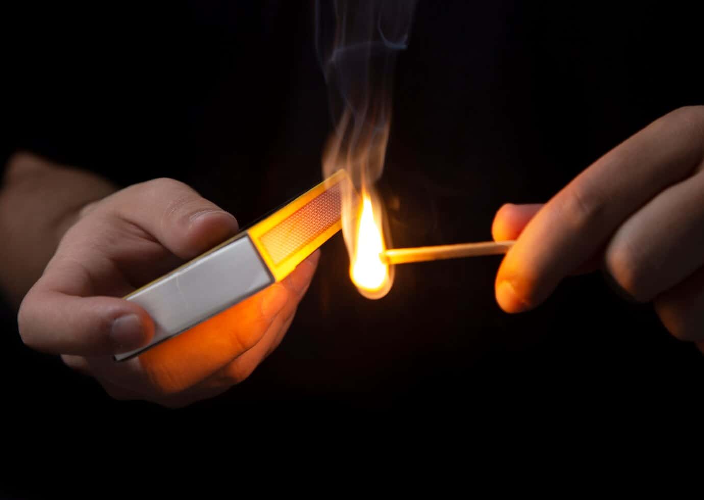 За 1 день свердловские пенсионерки пытались сжечь 2 военкомата