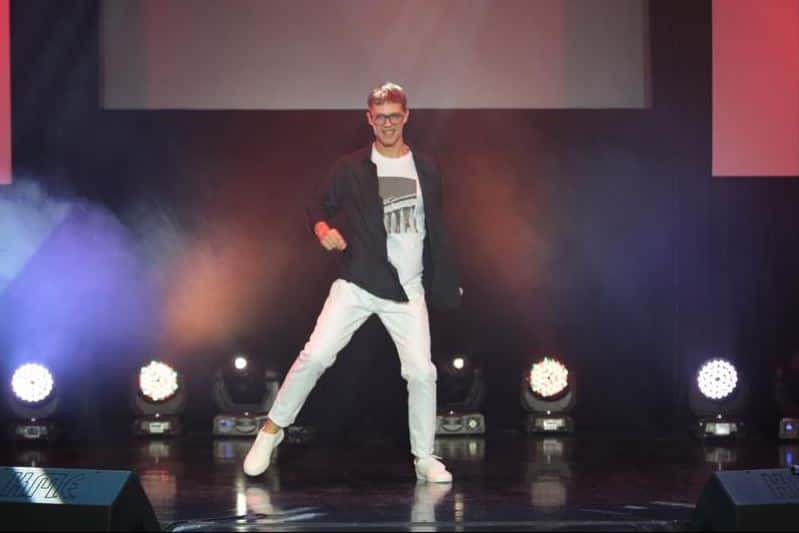 Житель Каменска-Уральского победил во всероссийском конкурсе «Пой и танцуй»