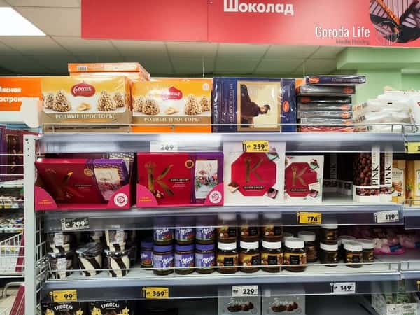 Шампанское или коробка конфет: Госдума хочет ужесточить наказание для чиновников, берущих мелкие взятки