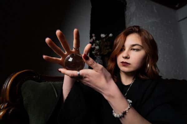 В Москве начали искать актёров для шоу про экстрасенсов