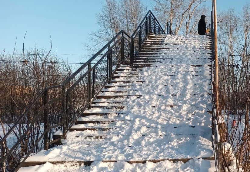 Жители Каменска-Уральского жалуются на опасный железно-дорожный мост
