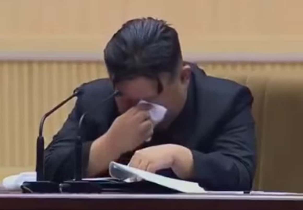 Ким Чен Ын расплакался в эфире и попросил женщин КНДР больше рожать «во имя партии»