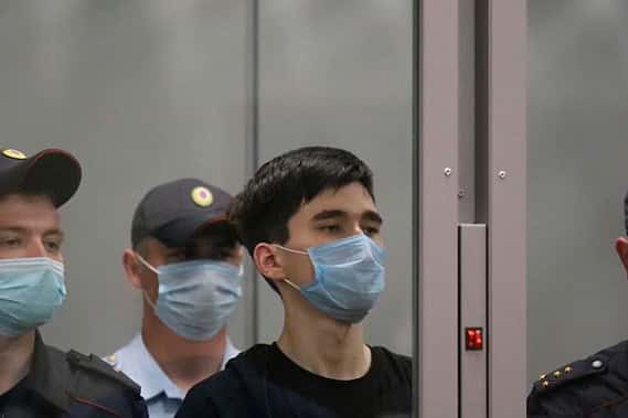 Прокуратура требует взыскать 1,4 млн руб. с устроившего стрельбу в школе Казани