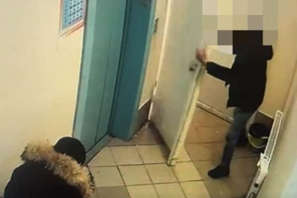 23-летний житель Каменска-Уральского получил 5 суток за порчу имущества и справление нужды в подъезде