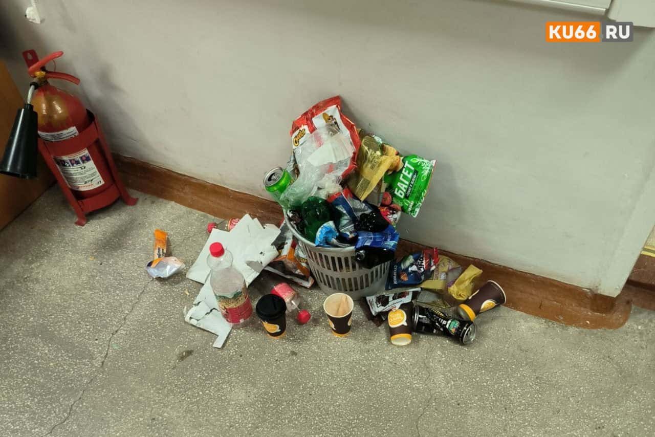 Студенты Каменск-Уральского Агропромышленного техникума сообщили, что занимаются в ужасной грязи