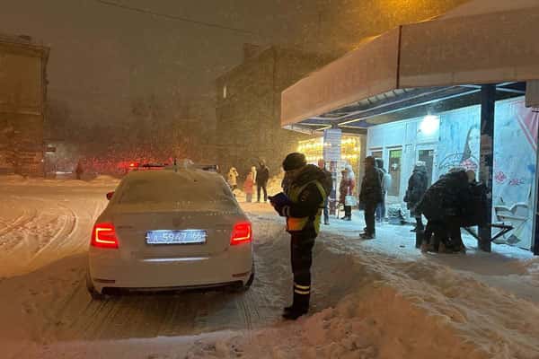 В Каменске-Уральском водитель автобуса сбил пешехода на остановке