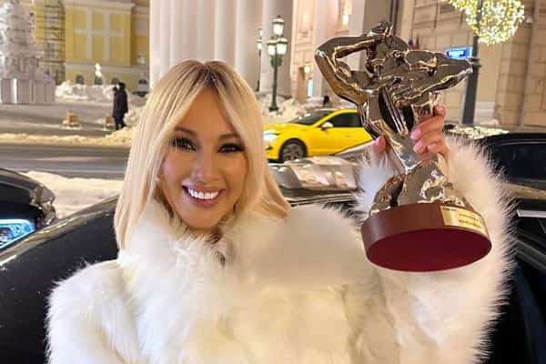 Телеведущую Леру Кудрявцеву внезапно вырезали из «Песни года»