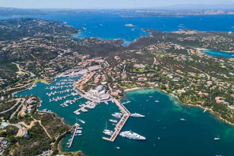 Названы самые популярные города для поездок на 23 февраля и 8 марта