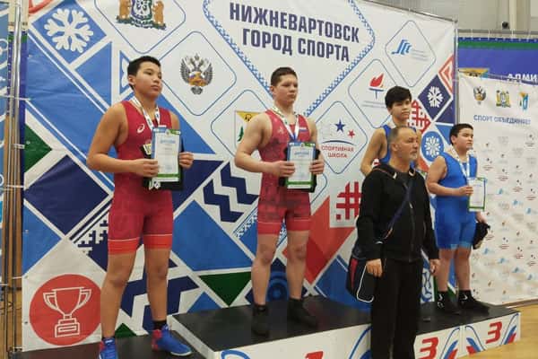 Спортсмен из Каменск-Уральского стал победителем Первенства УрФО по вольной борьбе