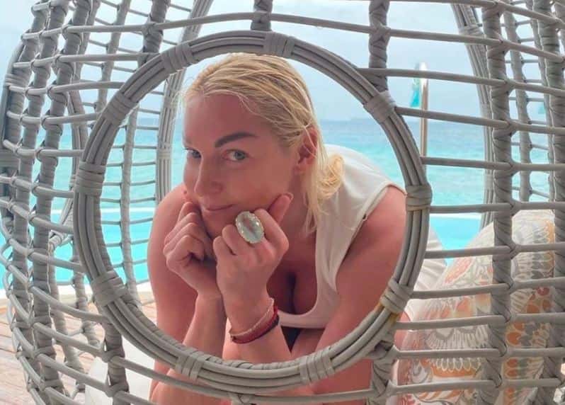 «Разгуливала голышом»: Волочкова стала героиней очередного скандала 