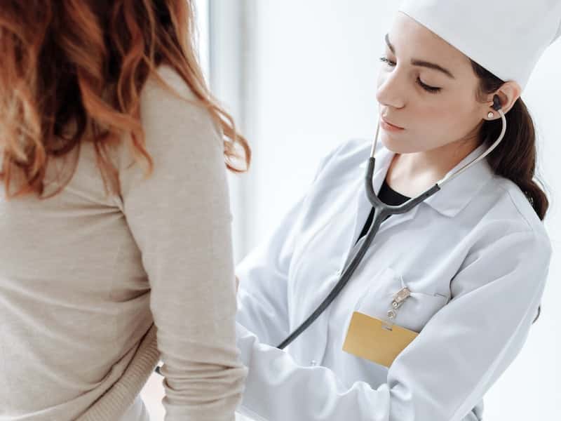 Российским врачам предложили выдавать премию за предотвращение абортов