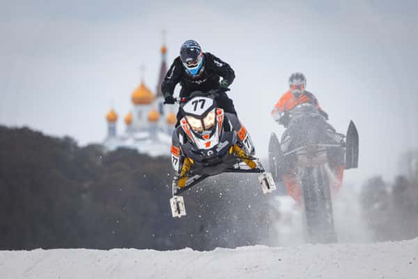 В Каменске-Уральском пройдут гонки на снегоходах и сноубайках