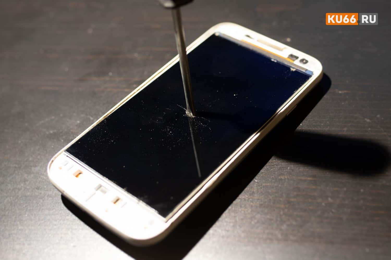 Пользователи Xiaomi из РФ сообщили, что их смартфоны превратились в «кирпичи»