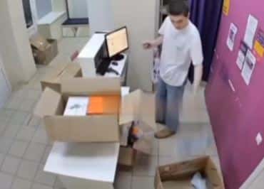 «Сдохни в этом худи»: Сотрудник ПВЗ желал клиентам смерти